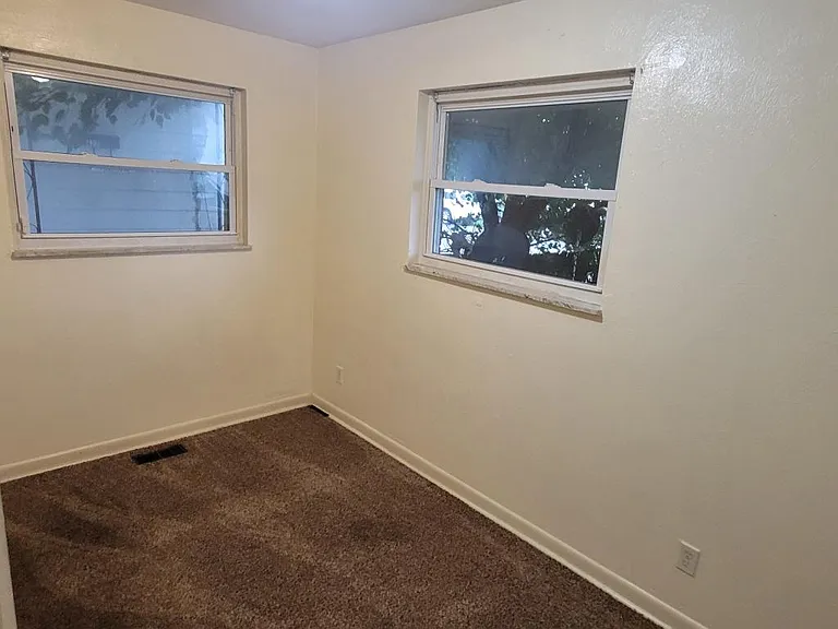 2102 Bickmore Ave — Photo 20