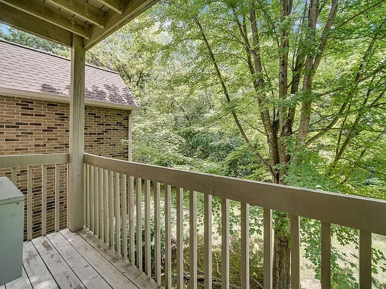 300 Cunat Blvd #2C — Photo 16