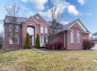 6536 Chatham Cir, Rochester Hills, MI 48306