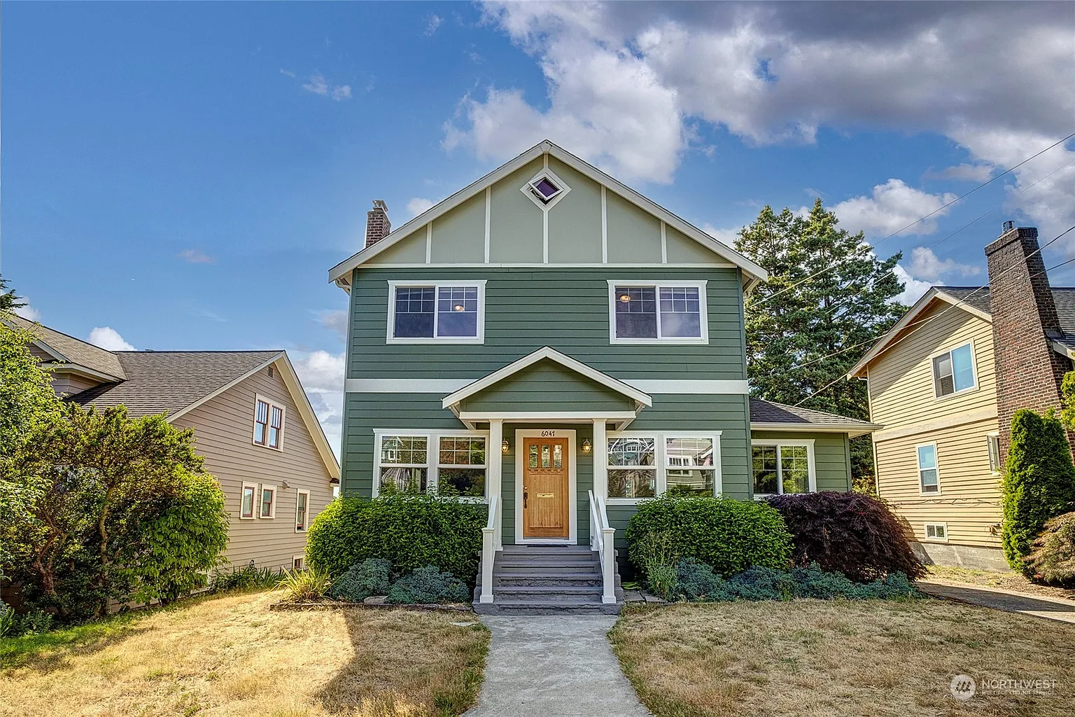 6047 29th Avenue NE photo 1