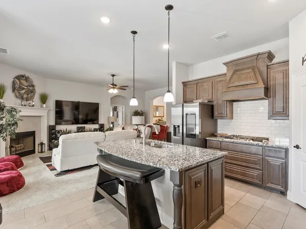 346 Winterwood Dr, Lavon, TX 75166