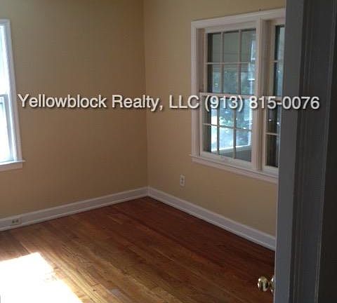 3rd image of 8 W Pocahontas Ln