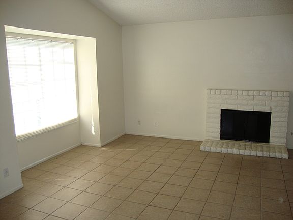 3rd image of 1401 E Nocta St APT A