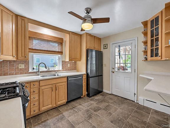 4th image of 39 Saint Joseph Street