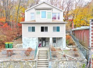 1696 N Main St, Waterbury, CT 06704