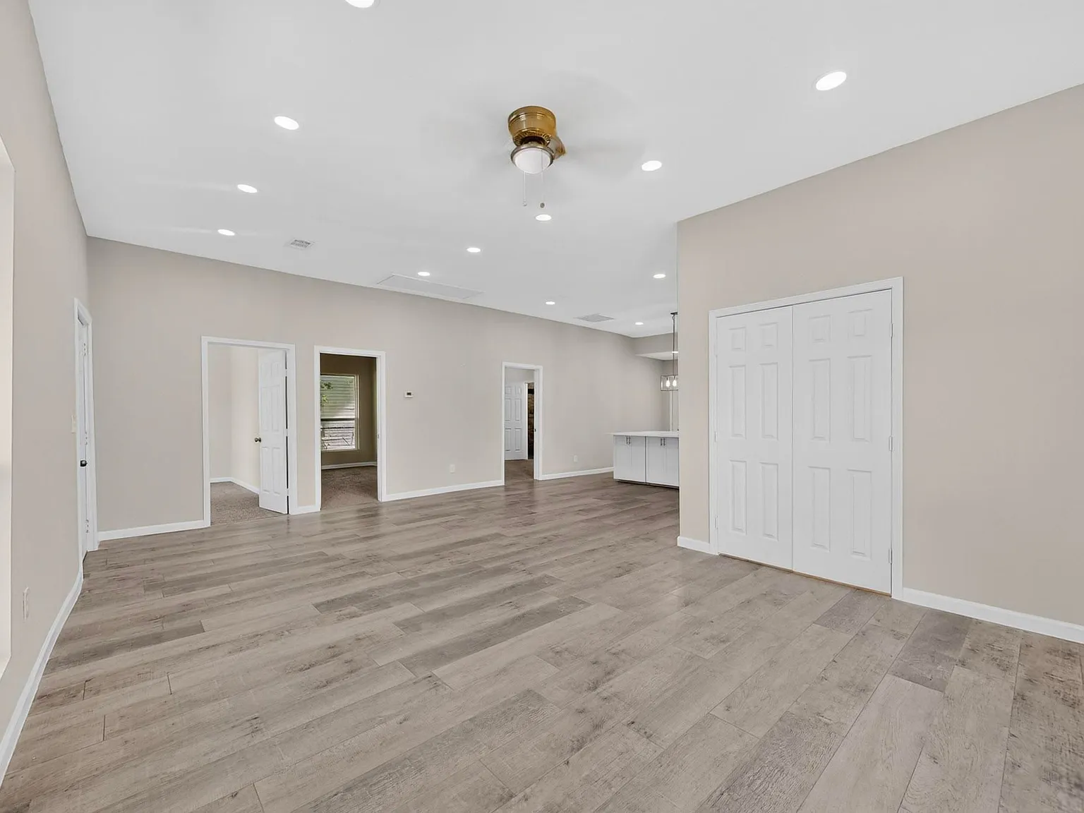 3 bed, 2.0 bath, $1,600 — Photo 4