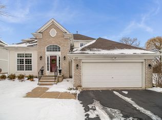 453 Farnsworth Cir, Pt Barrington, IL 60010