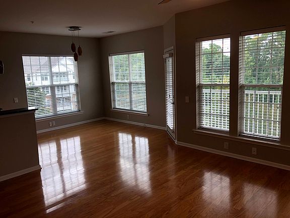 Dining room / living room