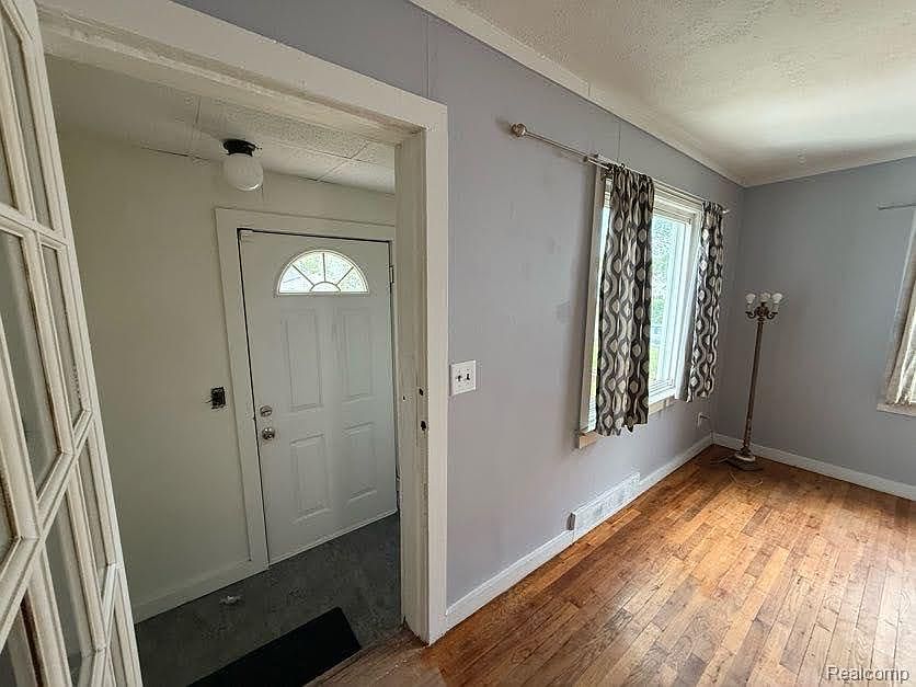 664 Melrose St, photo 6