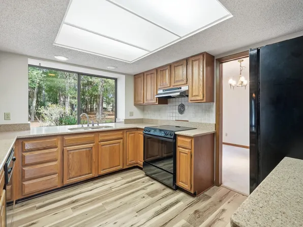 8 Kristin Cir, Niceville, FL 32578