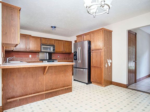 3rd image of 15361 Arborwood Dr