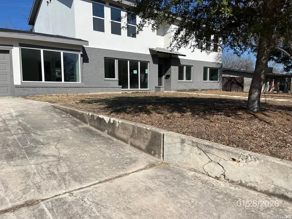 137 Harriett Dr, San Antonio, TX 78216
