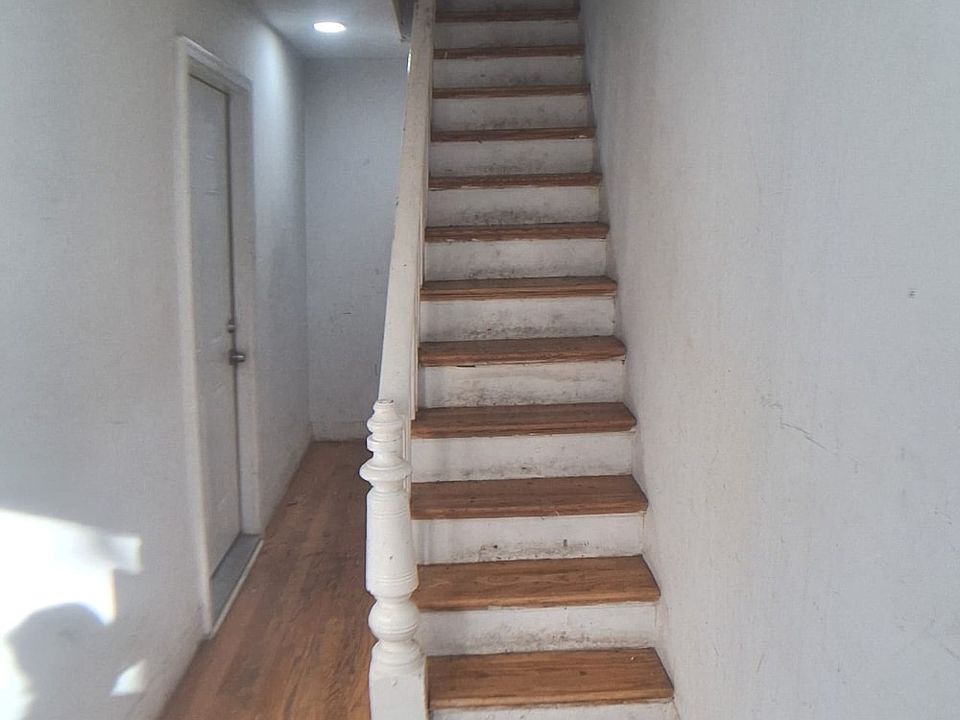 1st image of 141 S William St #B