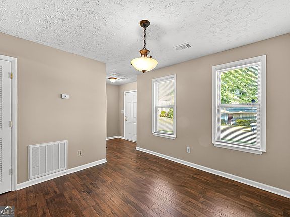 4th image of 1370 Ling Dr