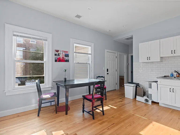 20 Pearl St #2 — Photo 3