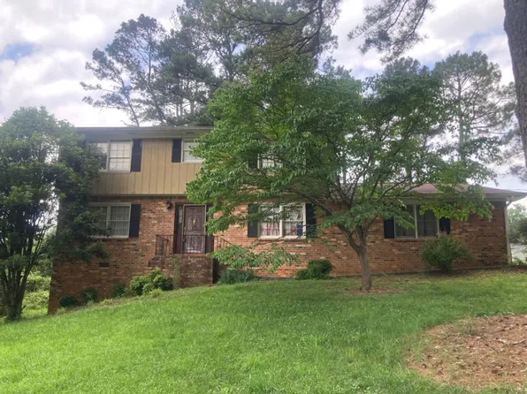 467 Oroarke Dr, Stone Mountain, GA 30088