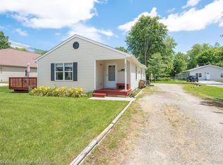 690 Six Mile Rd, Whitmore Lake, MI 48189