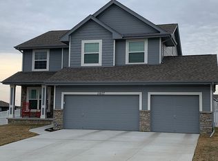11607 S 110th Ave, Papillion, NE 68046