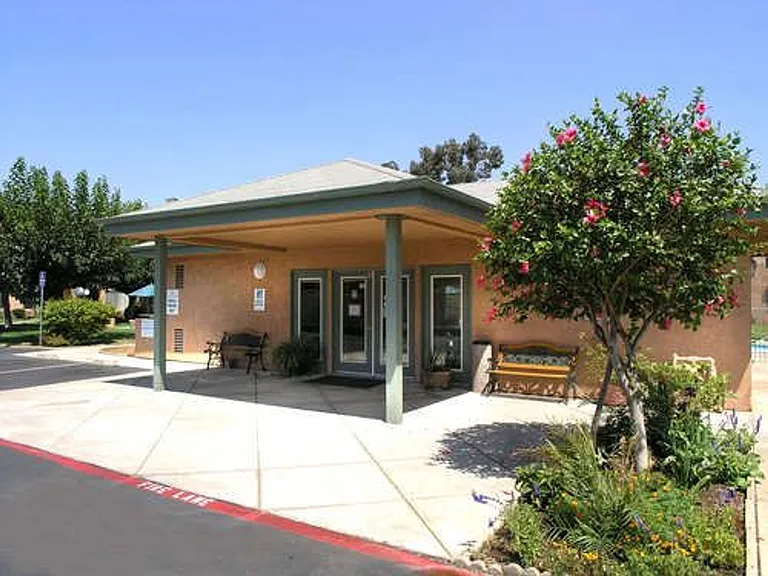 Spacious 2 Bedroom Apartments at The Courtyards in El Cajon — Photo 14