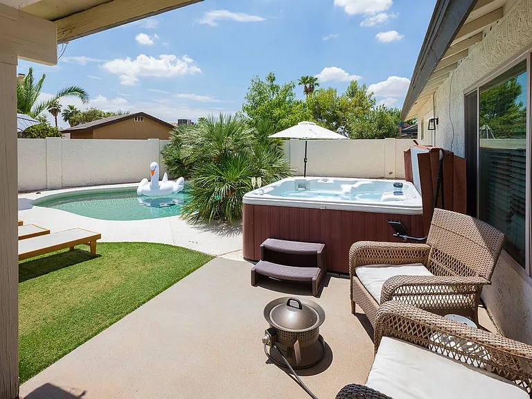 6839 E Kelton Ln — Photo 40