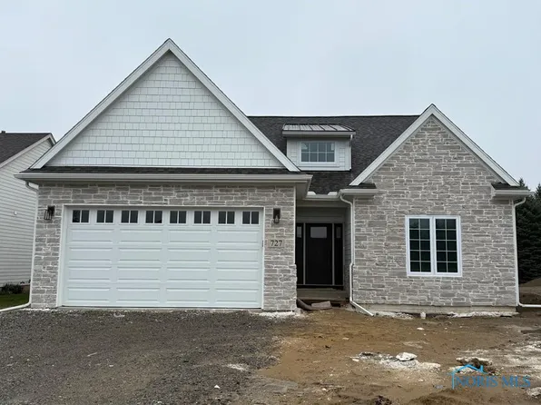 727 Ridge Lake Ct, Perrysburg, OH 43551