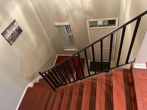 3rd image of 1881 Flagstone Cir