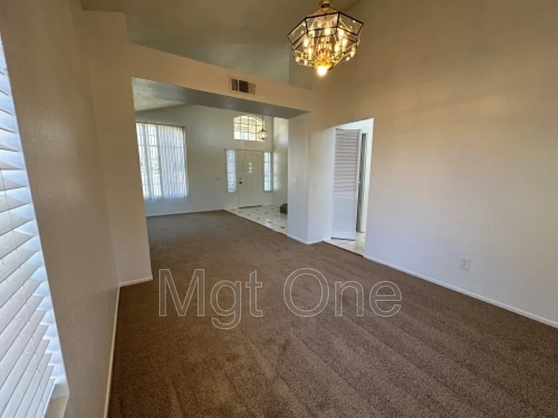 3 bed, 3.0 bath, 1587 sqft, $3,095 — Photo 2