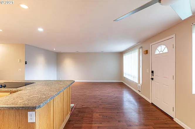 1694 Lincoln St — Photo 5