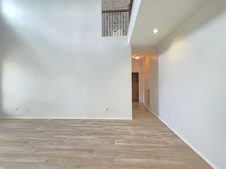 10038 Barr Lake Dr — Photo 14