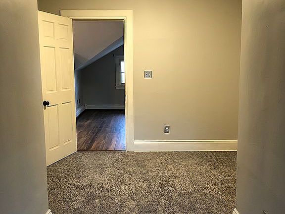 5th image of 1437 N High St #3