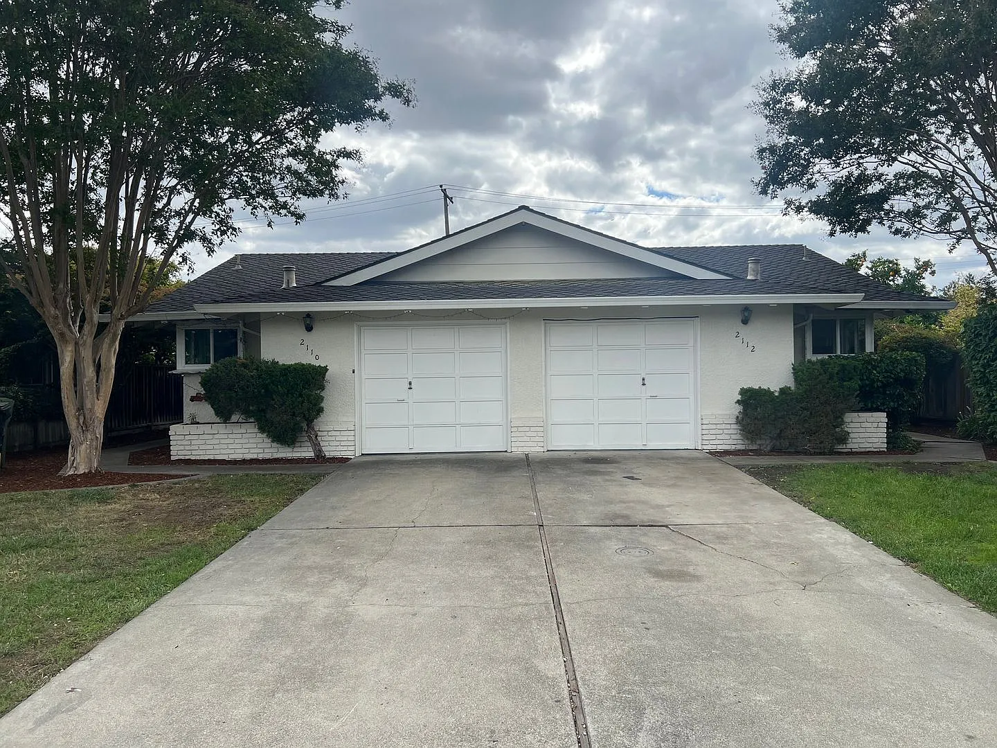 2110-2112 Town & Country Lane — Photo 1