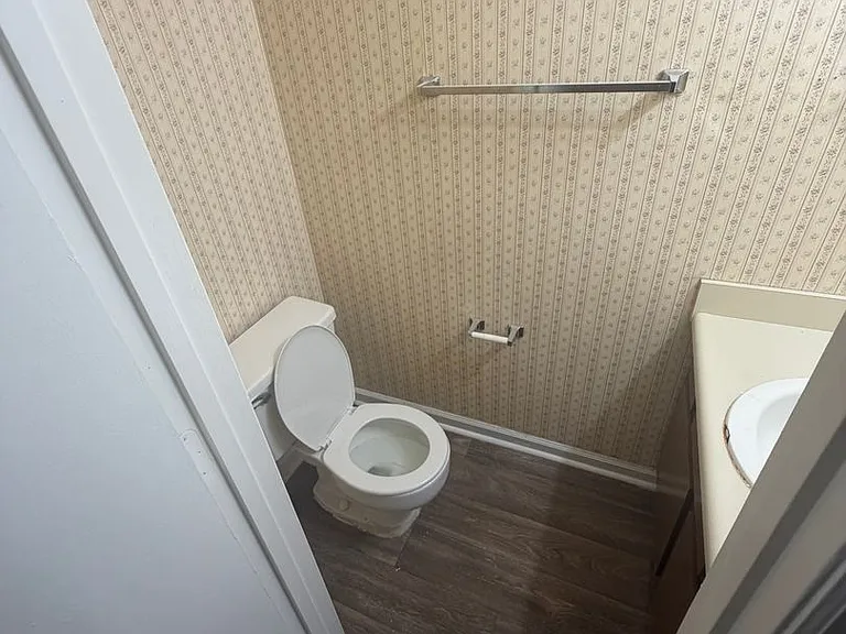 1215 Oakplace Dr — Photo 8