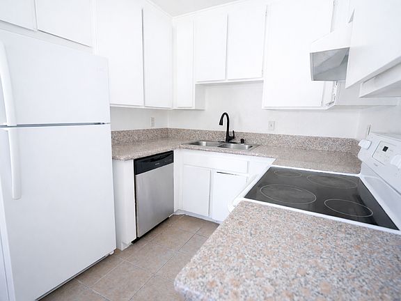 3rd image of 557 S El Cielo Rd #16