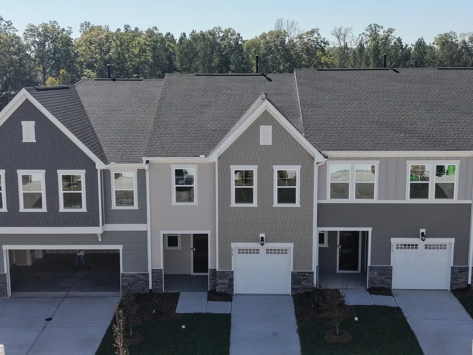 3 bed, 1792 sqft, $2,400 — Photo 3