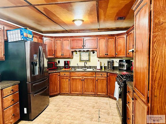 3rd image of 25969 Cary Ave