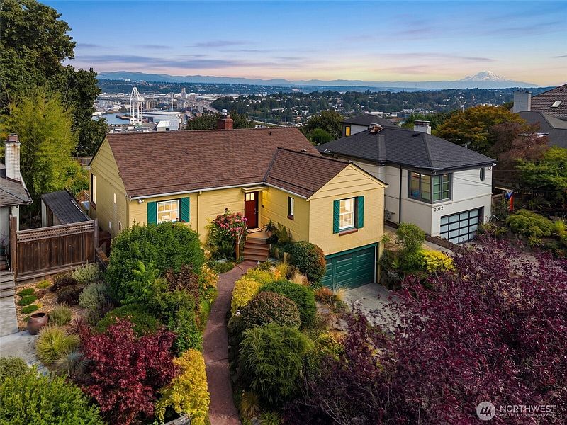 2nd image of 3006 36th Avenue SW