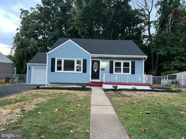 22 Ranchwood Dr, Ewing, NJ 08618