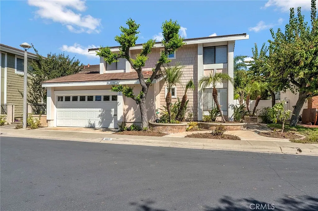 4 bed, 2275 sqft, $6,000 — Photo 2