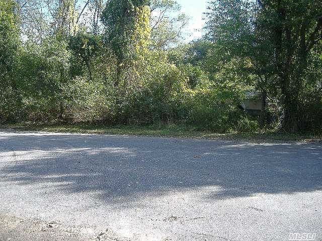 2nd image of 1645 Stanley Rd