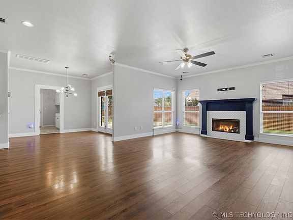 4th image of 8905 N 140th East Ave