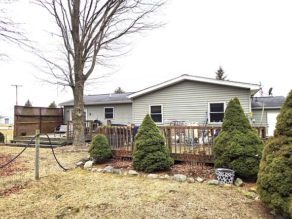 3rd image of 9130 Seventeen Mile Rd