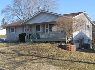 1305 22nd St, Hazel Green, WI 53811
