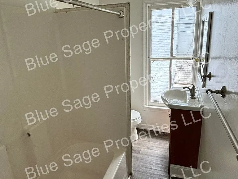 351 Union Aly — Photo 4