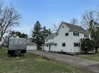 2793 Amsdell Rd, Hamburg, NY 14075