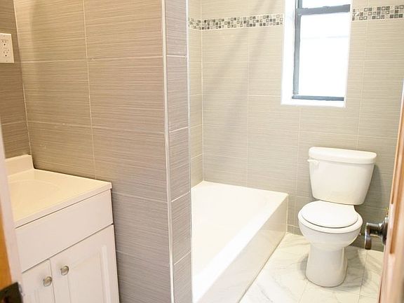 5th image of 65 Clarkson Ave #2B