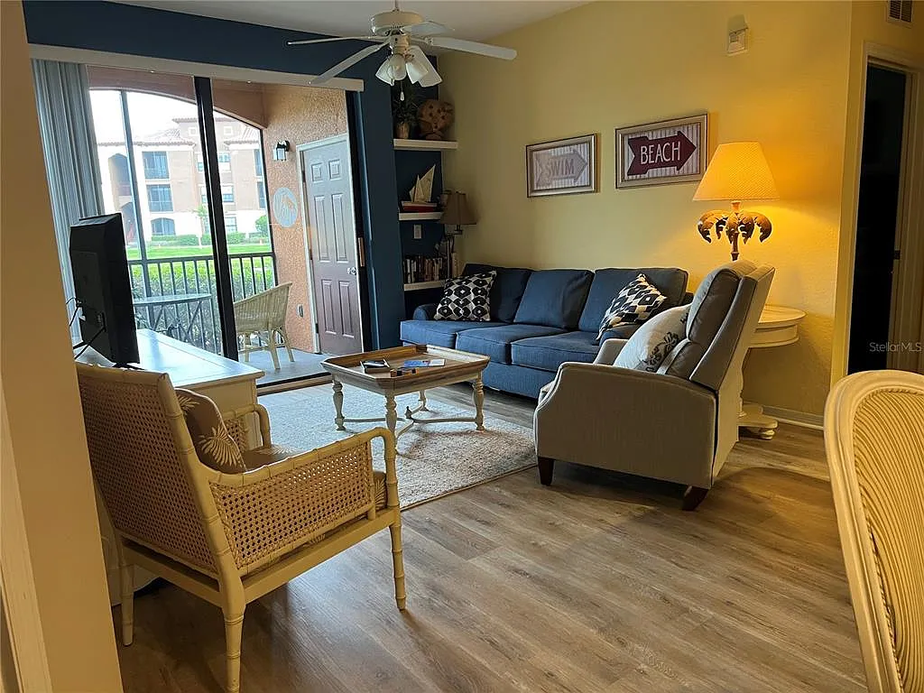 2 bed, 1080 sqft, $4,400 — Photo 3