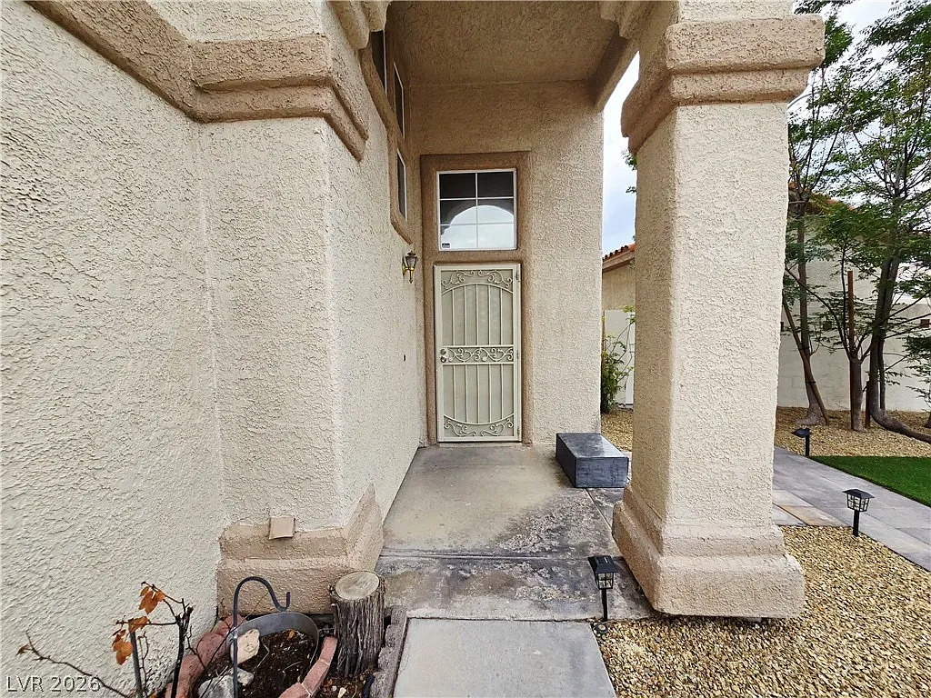 3 bed, 2.5 bath, 1633 sqft, $2,300 — Photo 4