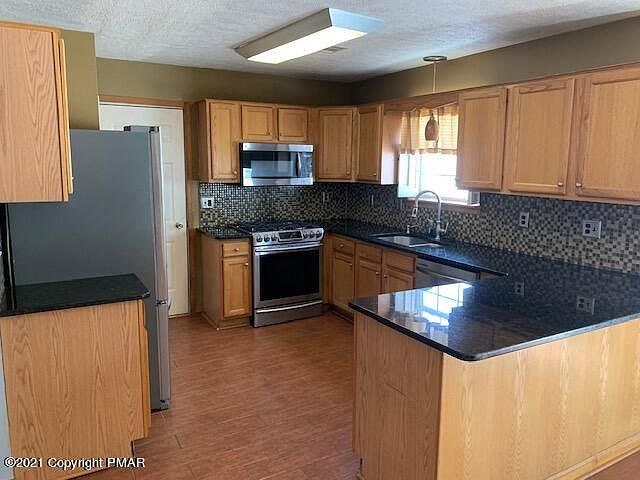 1st image of 284 Scenic Dr