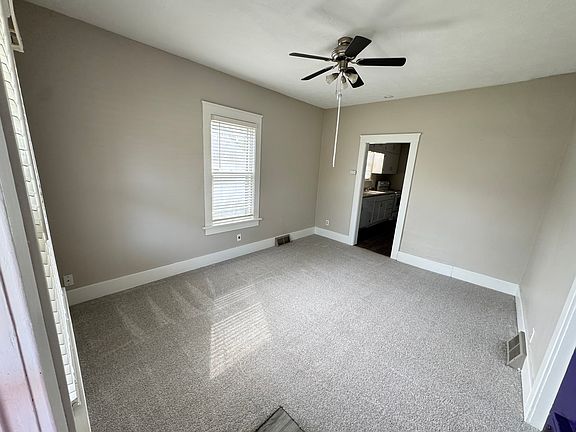 2nd image of 1523 E Cuming St