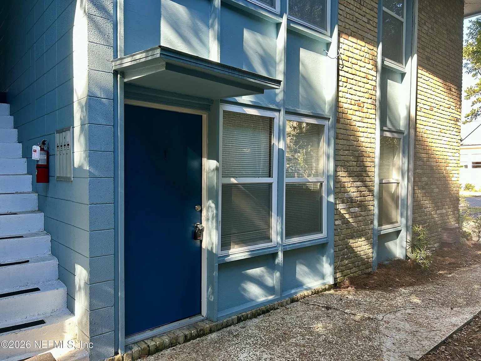 3212 Herschel St — Photo 2